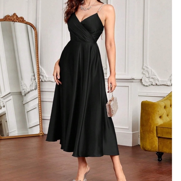 Luxe Satin Evening Formal Black tie Party Wedding Dress - Picture 3 of 7